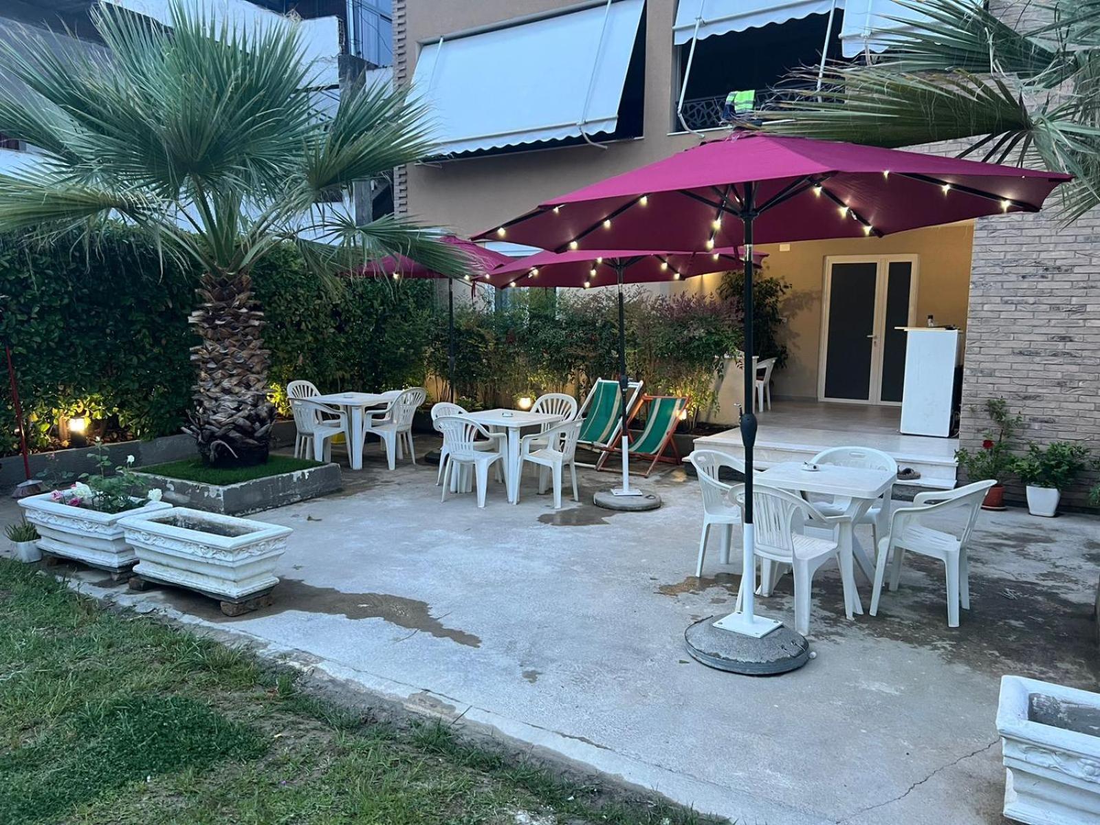 Vila Hoxha Durrës Esterno foto